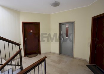 Hall / corridoio - Trilocale Via Vittorio veneto
 
57, Bonate Sotto - foto 3