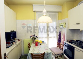 Cucina - Trilocale Via Vittorio veneto
 
57, Bonate Sotto - foto 4