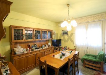 Sala da pranzo - Trilocale Via Vittorio veneto
 
57, Bonate Sotto - foto 6
