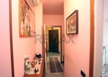 Hall / corridoio - Trilocale Via Vittorio veneto
 
57, Bonate Sotto - foto 9