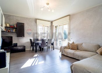 Sala da pranzo - Appartamento TOGLIATTI
 
25, Collecchio - foto 4