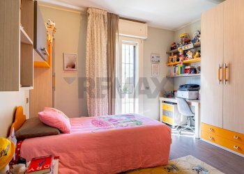 Camera / camera da letto - Appartamento TOGLIATTI
 
25, Collecchio - foto 9