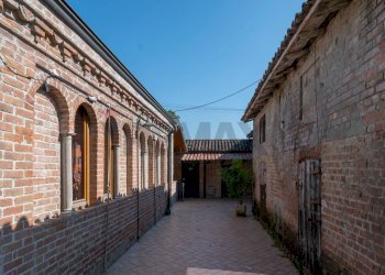 Edificio all\'aperto - Hotel STRADA PROVINCIALE  63
 
42, Fontanellato - foto 21