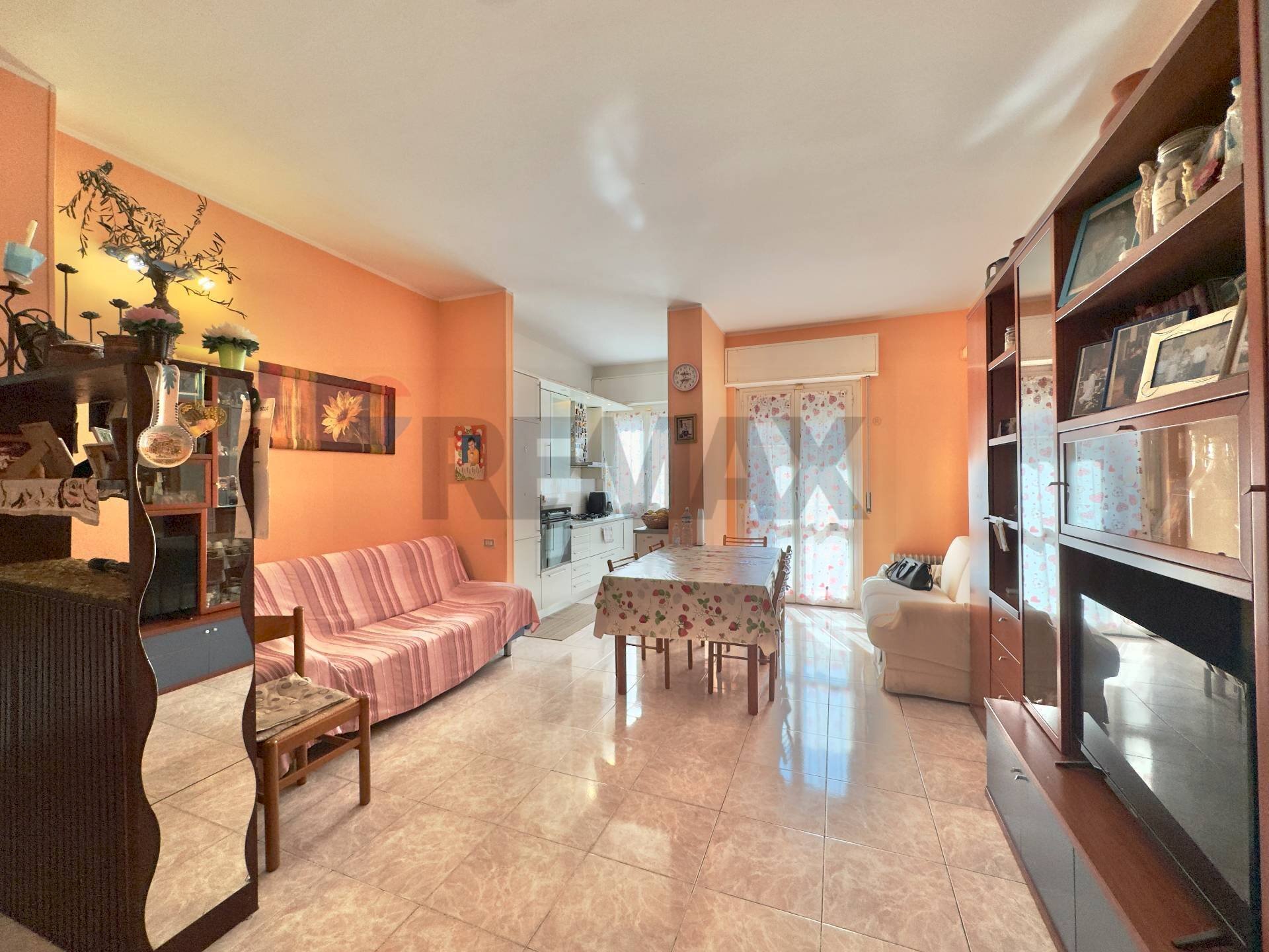 Sala da pranzo - Three-room apartment Via Conciliazione
 
10, Olgiate Olona - photo 1