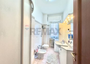 Bagno - Three-room apartment Via Conciliazione
10, Olgiate Olona - photo 13