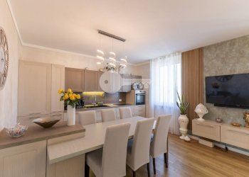 Foto 2 - Trilocale Via Visano
 
6E, Isorella - foto 2