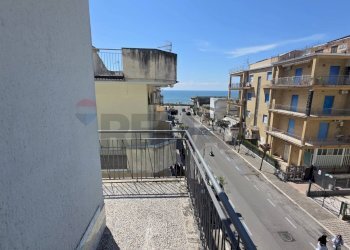 Balcone - Trilocale via fratelli cervi
 
1, Minturno - foto 24