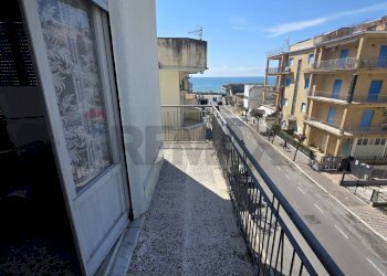 Balcone - Trilocale via fratelli cervi
 
1, Minturno - foto 25