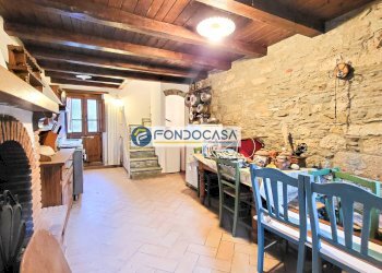 cucina abitabile - Appartamento Via Broto
 
43, Stazzema - foto 9