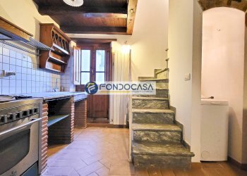soggiorno con cucina - Appartamento Via Broto
 
43, Stazzema - foto 12