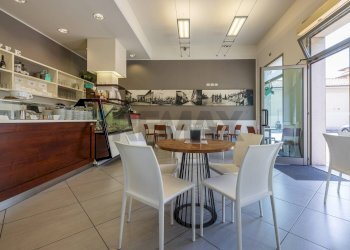 Sala da pranzo - Attività Commerciale Via San Carlo
 
8, Cerro Maggiore - foto 1