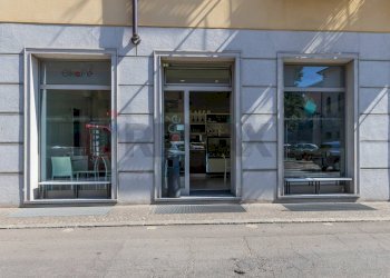 Edificio all\'aperto - Attività Commerciale Via San Carlo
 
8, Cerro Maggiore - foto 20