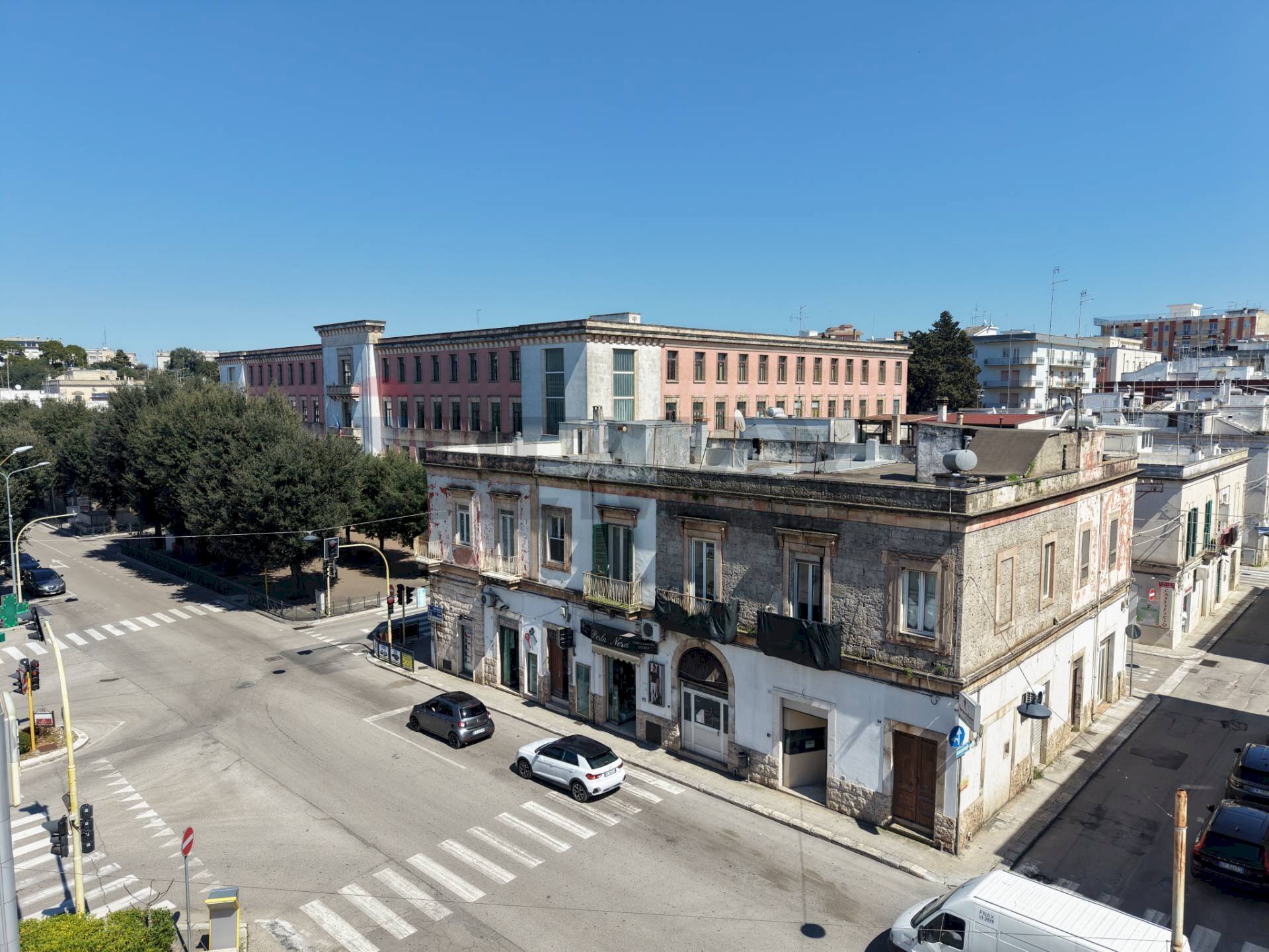 Edificio all\'aperto - Casa indipendente Via Taranto
 
53, Martina Franca - foto 1