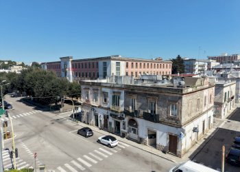 Edificio all\'aperto - Casa indipendente Via Taranto
 
53, Martina Franca - foto 1