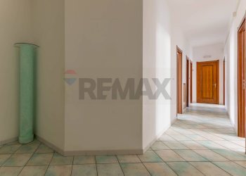 Hall / corridoio - Quadrilocale Via Antonio Micoli
 
25, Martina Franca - foto 3