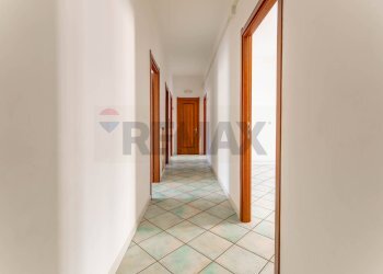 Hall / corridoio - Quadrilocale Via Antonio Micoli
 
25, Martina Franca - foto 5