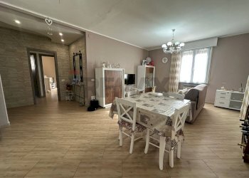 Sala da pranzo - Appartamento DON PASQUINO BORGHI
 
22, San Polo d'Enza - foto 6