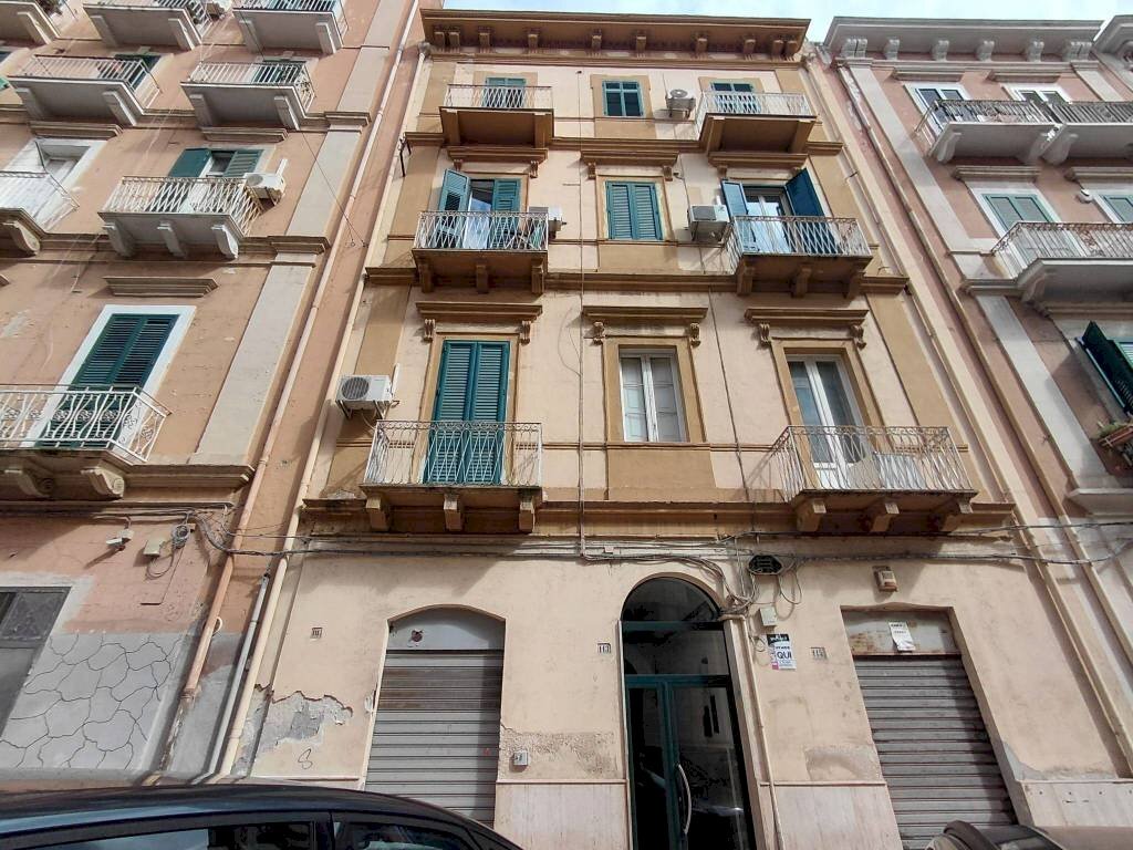 Facciata - Appartamento via Felice Cavallotti, 113, Taranto - foto 1