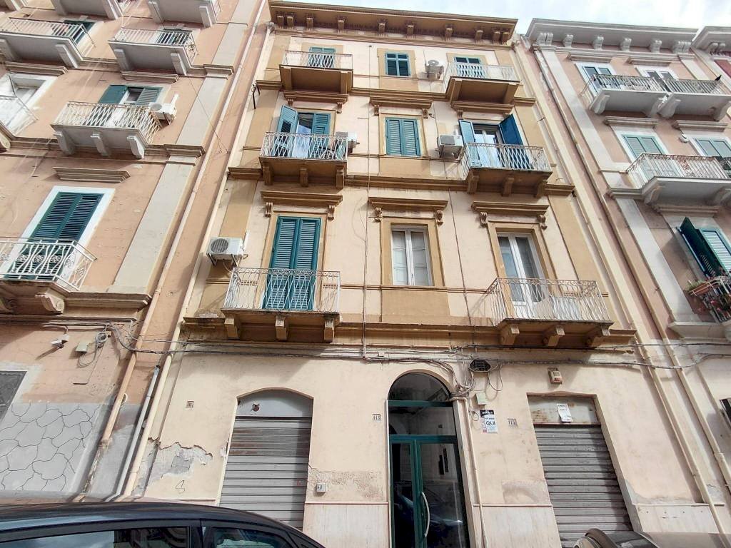 Facciata - Appartamento via Felice Cavallotti, 113, Taranto - foto 3