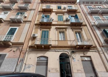 Facciata - Appartamento via Felice Cavallotti, 113, Taranto - foto 1