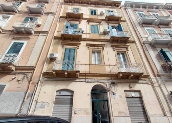 Facciata - Appartamento via Felice Cavallotti, 113, Taranto - foto 3