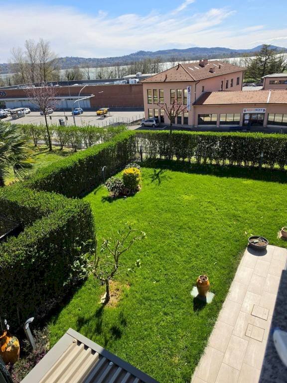 Giardino - Villa a Schiera via Calcinate, 7, Gavirate - foto 2