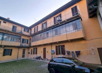 Cortile interno - Appartamento corso Giuseppe Garibaldi, 108, Gattinara - foto 7