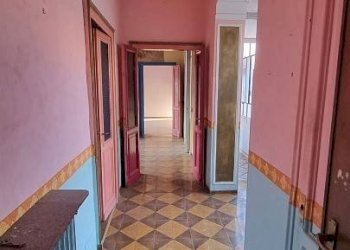 Corridoio - Appartamento corso Giuseppe Garibaldi, 108, Gattinara - foto 13