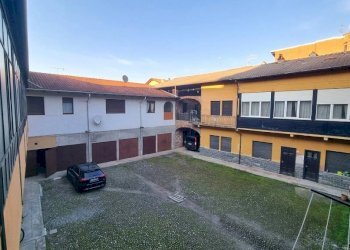 Cortile interno - Appartamento corso Giuseppe Garibaldi, 108, Gattinara - foto 33