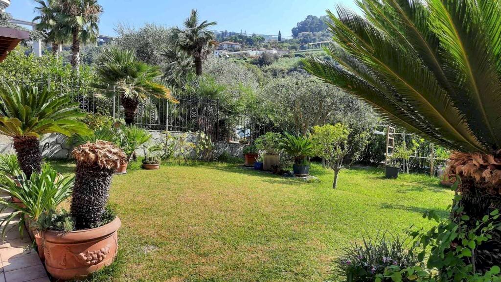 Giardino - Appartamento via Louis Pasteur, 239, Bordighera - foto 1