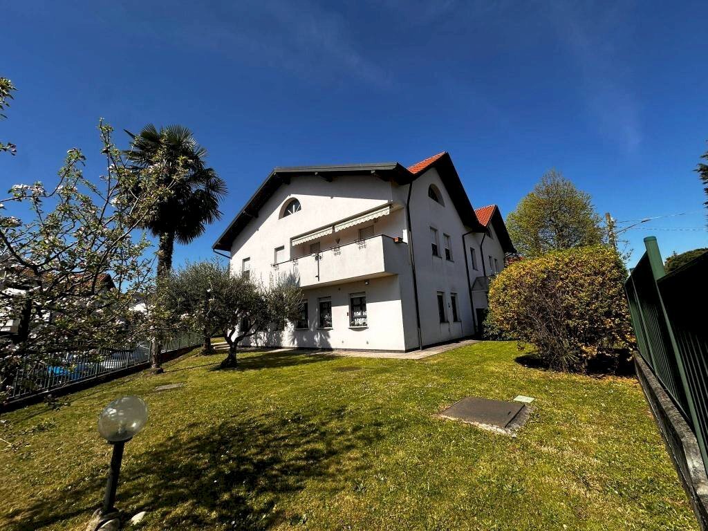 Giardino - Bilocale via Antonio Gramsci, 101, Cardano al Campo - foto 1