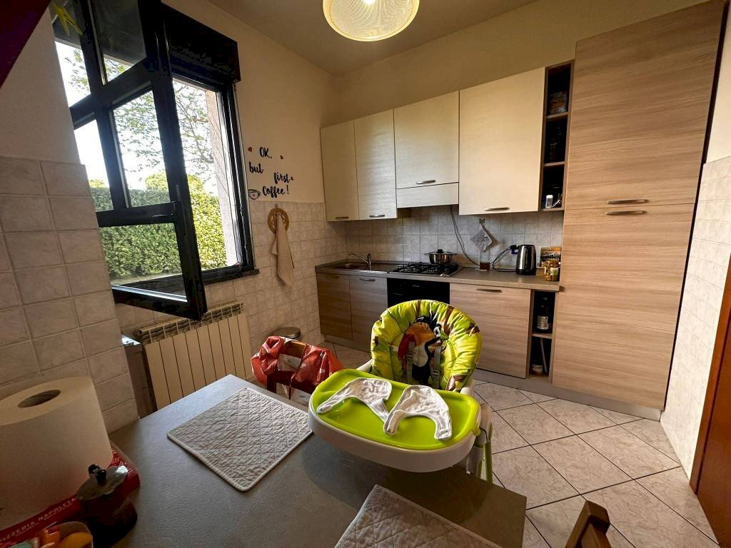 Cucina - Bilocale via Antonio Gramsci, 101, Cardano al Campo - foto 3