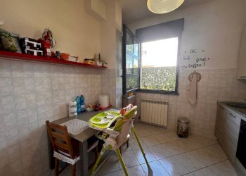Cucina - Bilocale via Antonio Gramsci, 101, Cardano al Campo - foto 2