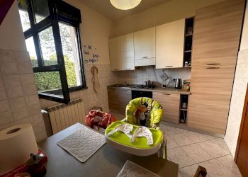 Cucina - Bilocale via Antonio Gramsci, 101, Cardano al Campo - foto 3