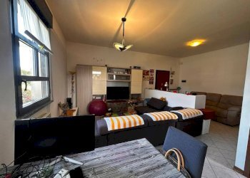 Salone - Bilocale via Antonio Gramsci, 101, Cardano al Campo - foto 4