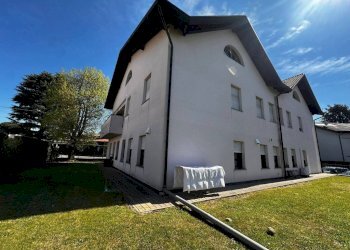 Facciata - Bilocale via Antonio Gramsci, 101, Cardano al Campo - foto 12