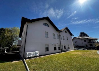 Facciata - Bilocale via Antonio Gramsci, 101, Cardano al Campo - foto 15