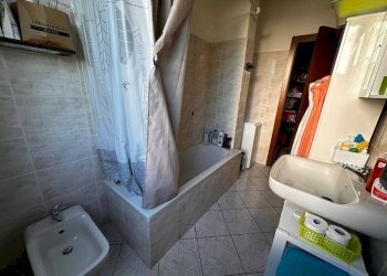 Bagno - Bilocale via Antonio Gramsci, 101, Cardano al Campo - foto 41