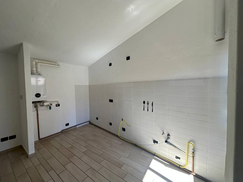 Cucina - Appartamento via Italia, 15a, Carnago - foto 2