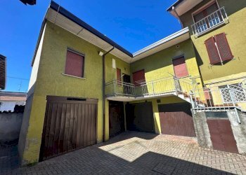 Facciata - Appartamento via Italia, 15a, Carnago - foto 9