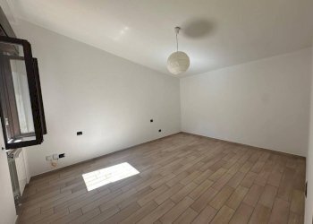 Camera da letto - Three-room apartment via Italia, 15a, Carnago - photo 12