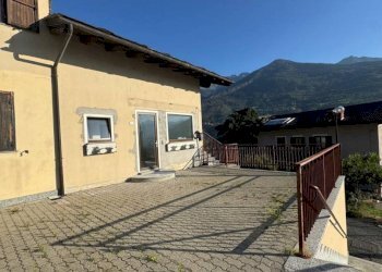 Facciata - Three-room apartment Frazione Neyran Dessus, Brissogne - photo 1