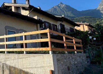 Facciata - Three-room apartment Frazione Neyran Dessus, Brissogne - photo 3