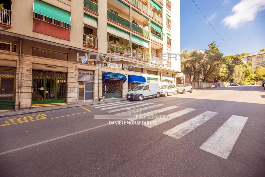 Facciata - Appartamento piazza Stanislao Solari, Genova (zona Marassi) - foto 1
