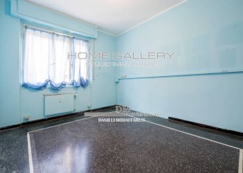 Camera da letto - Appartamento piazza Stanislao Solari, Genova (zona Marassi) - foto 11