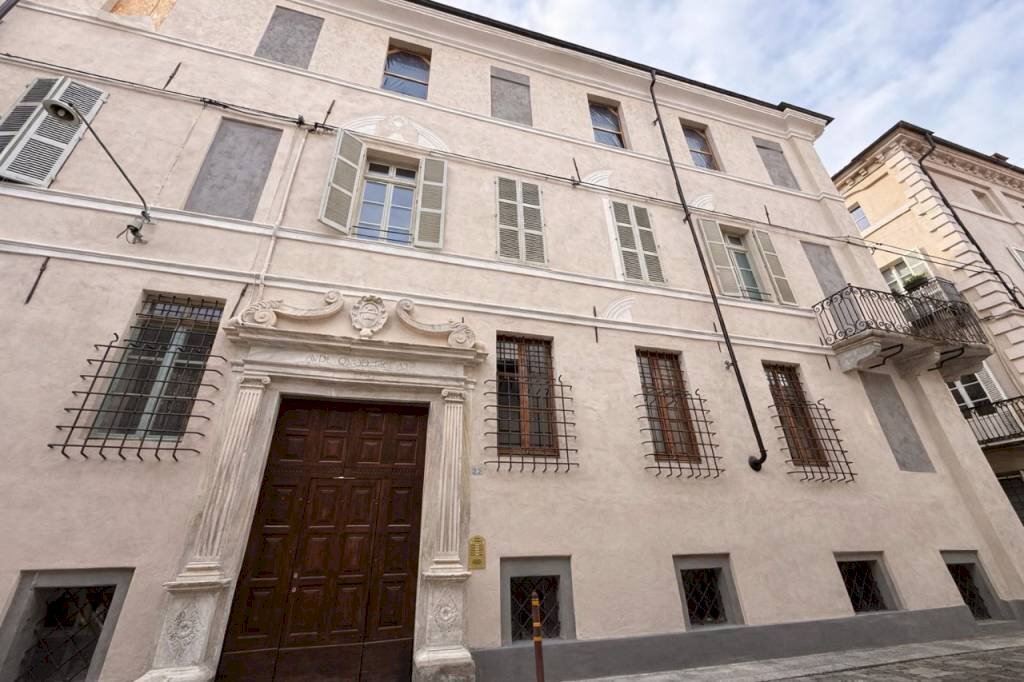 Facciata - Quadrilocale via Conte di Carmagnola, 24, Carmagnola - foto 2