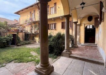 Interno palazzo - Quadrilocale via Conte di Carmagnola, 24, Carmagnola - foto 8