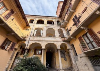 Cortile interno - Quadrilocale via Conte di Carmagnola, 24, Carmagnola - foto 10