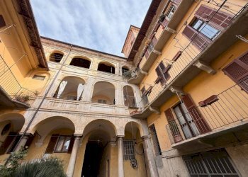 Cortile interno - Quadrilocale via Conte di Carmagnola, 24, Carmagnola - foto 11