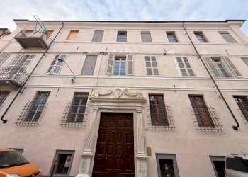 Facciata - Quadrilocale via Conte di Carmagnola, 24, Carmagnola - foto 12